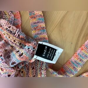 Multicolored tie top